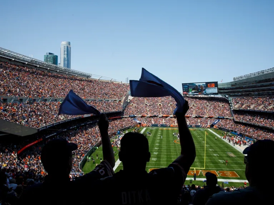 Most Chicagoans want the Bears to stay, poll finds, but don’t want to spend tax dollars for a new stadium